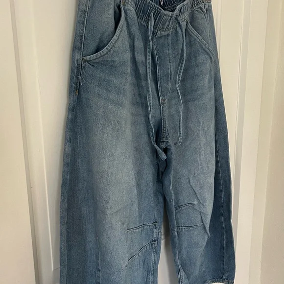 Gap Petite Ultra Soft Horseshoe Jeans - Picture 7 of 7